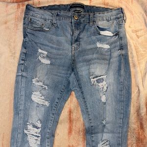 Aeropostale low rise ripped jeggings